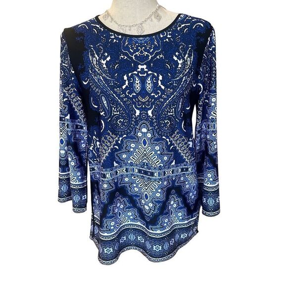 3/4” Sleeve Crew Neck Top Pattern  Blues/White  Size Small - Picture 10 of 13